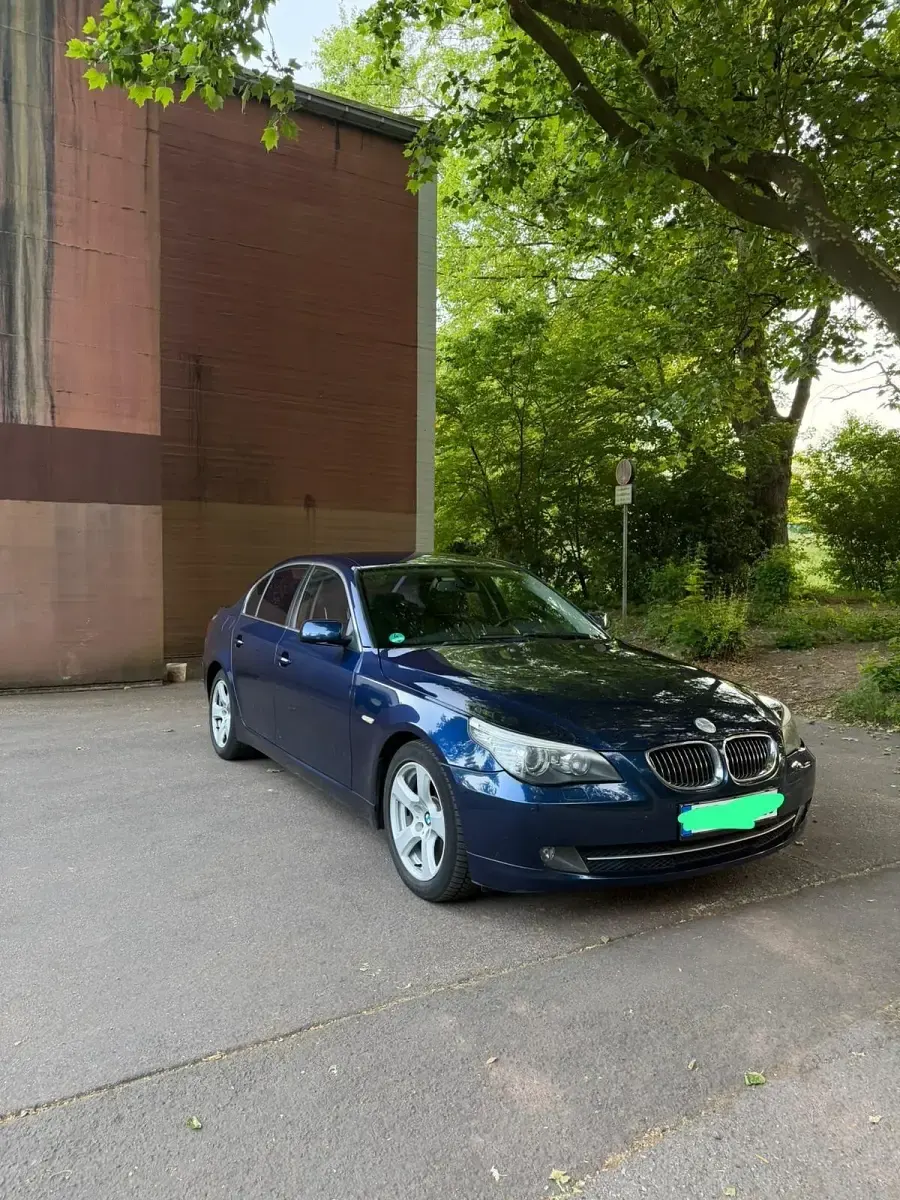 Gebraucht BMW 523 190 PS (139 kW) 2007 Blau Limousine