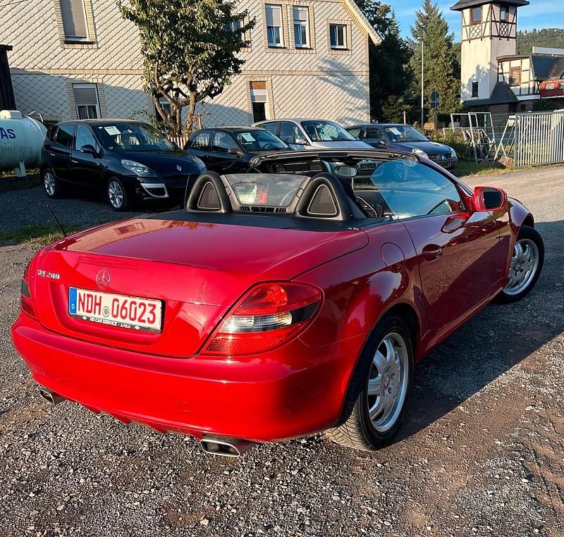 Gebraucht Mercedes SLK200 184 PS (135 kW) 2008 Rot Cabrio