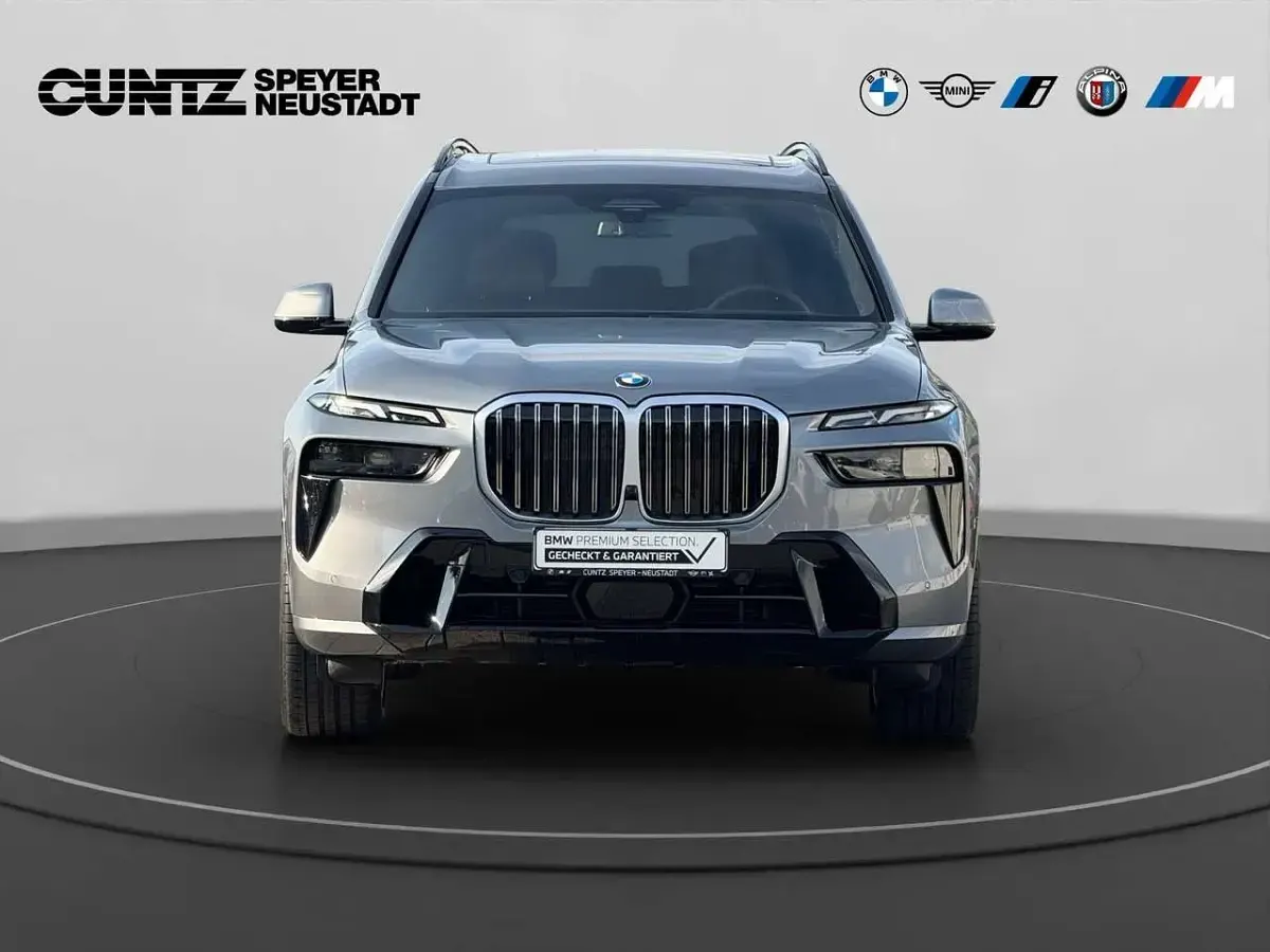 Gebraucht BMW X7 M Sport 340 PS (250 kW) 2025 Skyscraper grau SUV