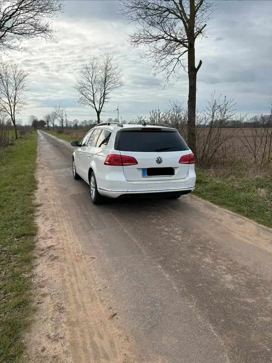 Gebraucht VW Passat 140 PS (102 kW) 2013 Weiß Kombi