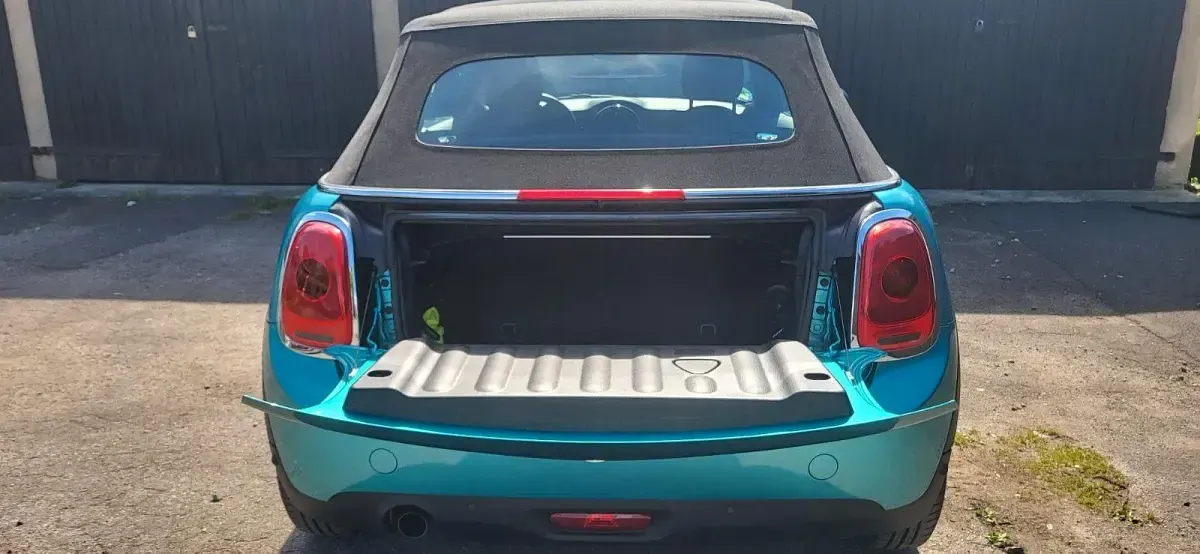 Gebraucht Mini One Cabriolet Pepper 102 PS (75 kW) 2018 Blau Cabrio