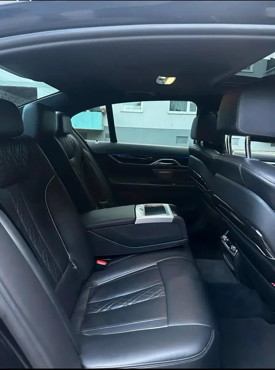 Gebraucht BMW 740 M Sport 320 PS (235 kW) 2017 Schwarz Limousine