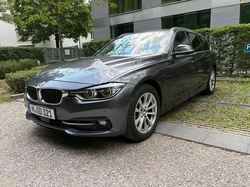 Gebraucht BMW 320 Sport Line 190 PS (139 kW) 2019 Grau Kombi