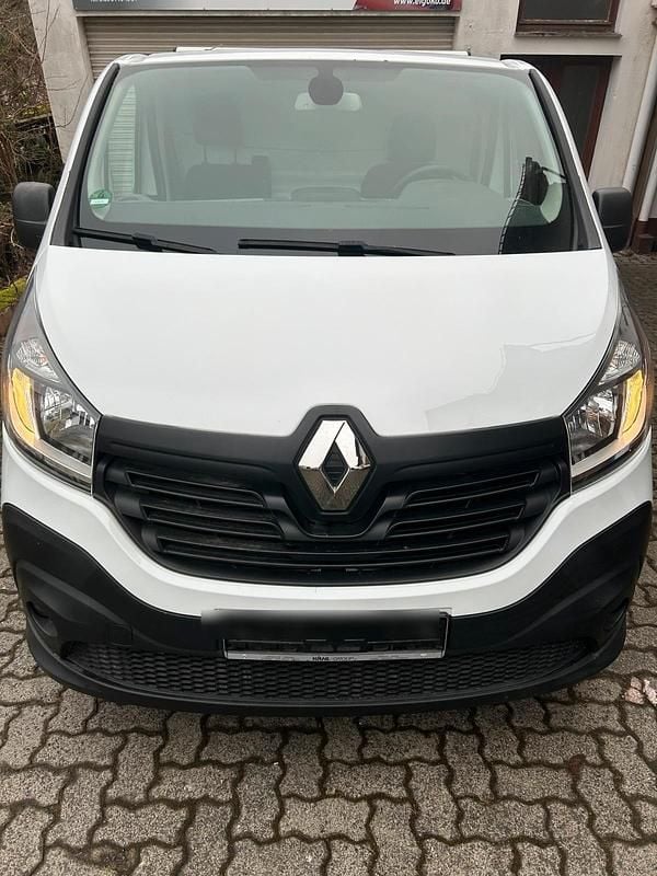 Weiß Gebraucht 2016 Renault Traffic Van / Kleinbus | 10.900 € - Bild 1/4