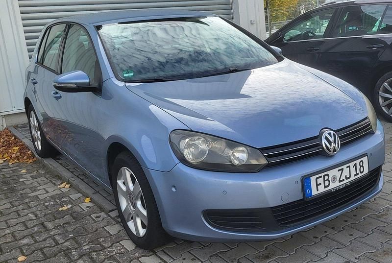 Blau Gebraucht 2010 VW Golf VI Limousine | 2.550 € (Guter Preis) - Bild 1/4