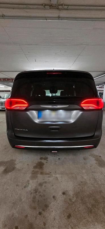 Gebraucht Chrysler Pacifica 291 PS (214 kW) 2021 Grau Van