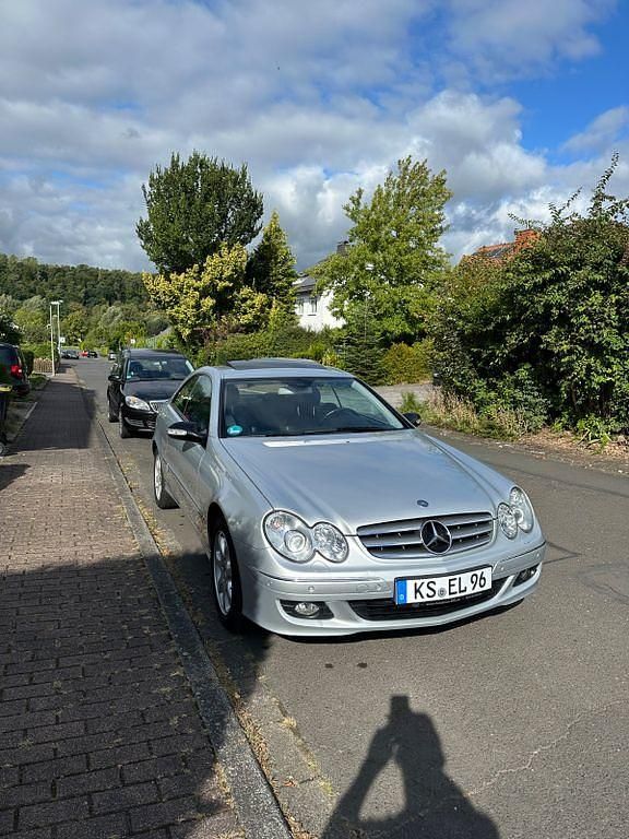 Silber Gebraucht 2006 Mercedes CLK200 Coupé | 7.900 € (Fairer Preis) - Bild 1/4