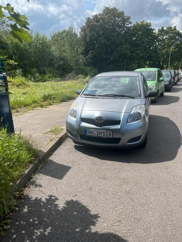 Silber Gebraucht 2010 Toyota Yaris Kleinwagen | 3.500 € (Fairer Preis) - Bild 1/4