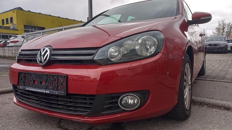 Gebraucht VW Golf VI Team 122 PS (89 kW) 2010 Rot Kleinwagen