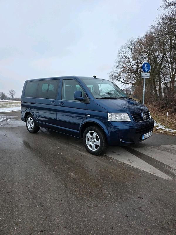 Blau Gebraucht 2004 VW Multivan Highline Van | 11.500 € - Bild 1/4