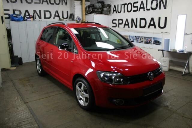 Gebraucht VW Golf VI Match 105 PS (77 kW) 2012 Rot Kleinwagen