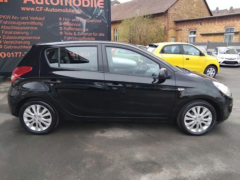 Gebraucht Hyundai i20 Style 101 PS (74 kW) 2009 Schwarz Kleinwagen
