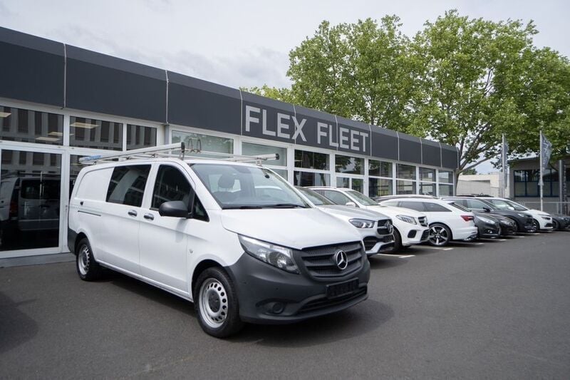 Arktikweiss Gebraucht 2021 Mercedes Vito Van / Kleinbus | 31.900 € (Guter Preis) - Bild 1/4