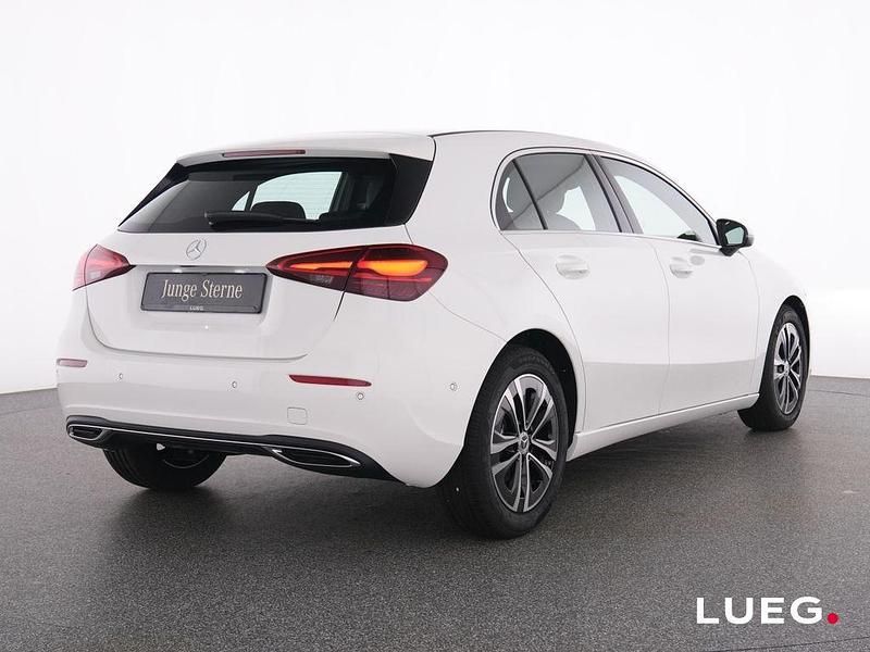 Gebraucht Mercedes A180 Progressive 136 PS (100 kW) 2025 Weiß Limousine