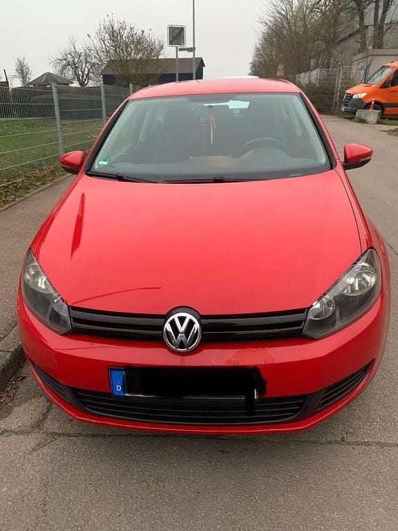 Gebraucht VW Golf VI Trendline 80 PS (58 kW) 2009 Rot Kleinwagen