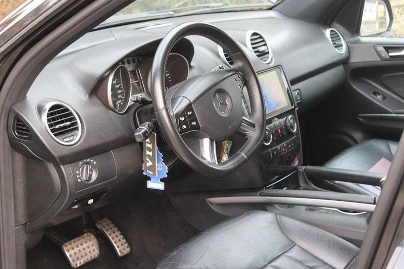 Gebraucht Mercedes ML320 224 PS (164 kW) 2008 Schwarz SUV