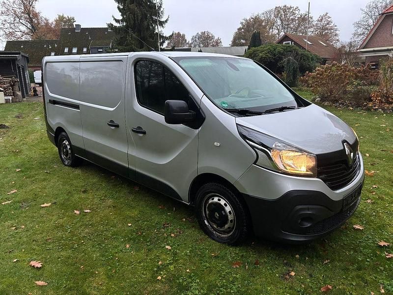 Silber Gebraucht 2018 Renault Trafic Van | 13.999 € (Superpreis) - Bild 1/4