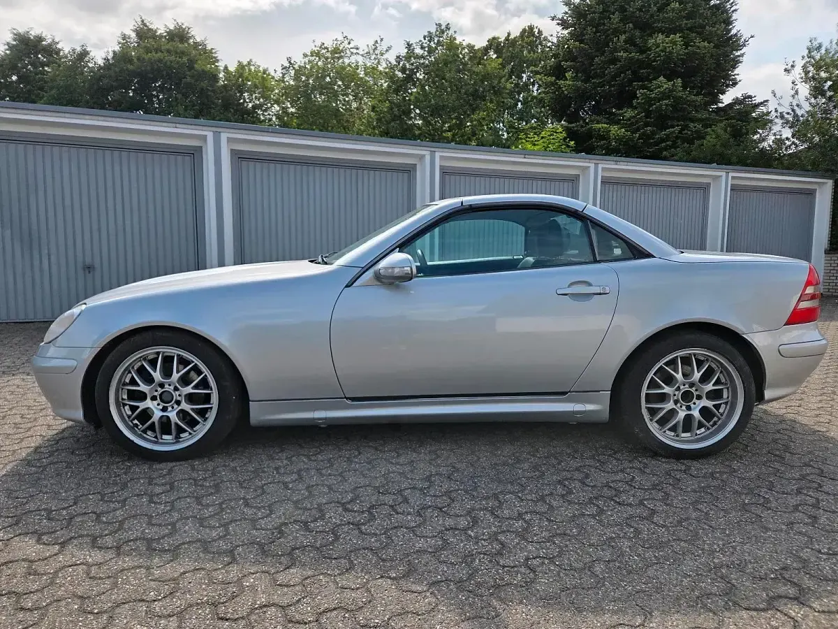Gebraucht Mercedes CLK230 197 PS (144 kW) 2004 Silber Cabrio