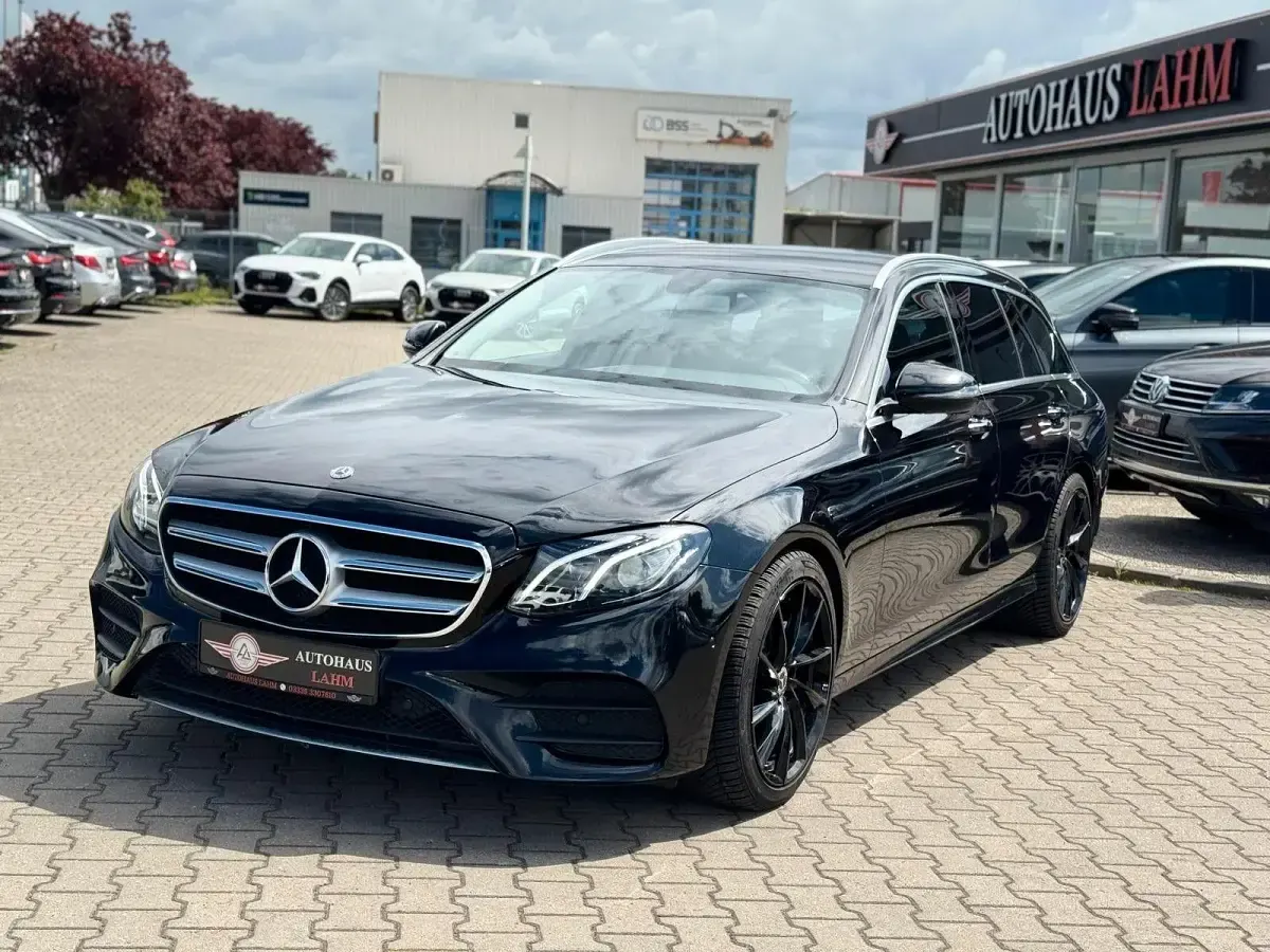 Gebraucht Mercedes E300 AMG 245 PS (180 kW) 2019 Schwarz Kombi