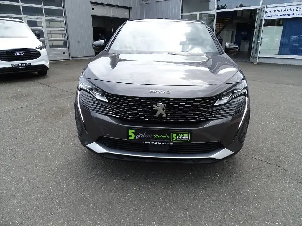 Gebraucht Peugeot 3008 Allure 131 PS (96 kW) 2023 Platinium grau metallic SUV