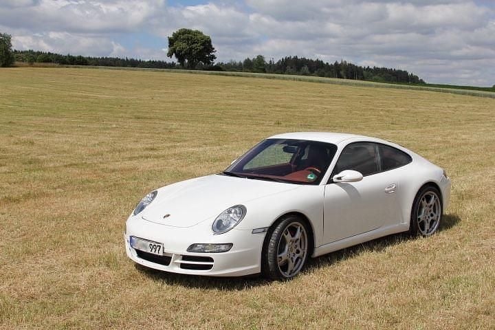 Weiß Gebraucht 2004 Porsche 911 Carrera S Coupé | 55.600 € (Teuer) - Bild 1/4