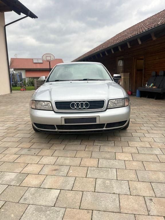 Silber Gebraucht 1998 Audi A4 Performance Limousine | 1.999 € (Superpreis) - Bild 1/4