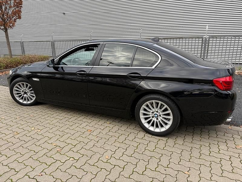 Gebraucht BMW 520 183 PS (134 kW) 2012 Schwarz Limousine