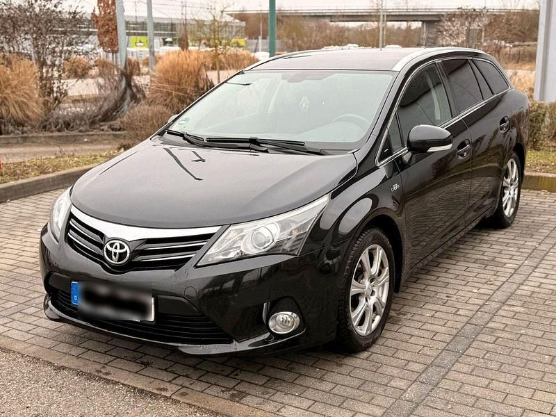 Gebraucht Toyota Avensis Executive 177 PS (130 kW) 2013 Schwarz Kombi
