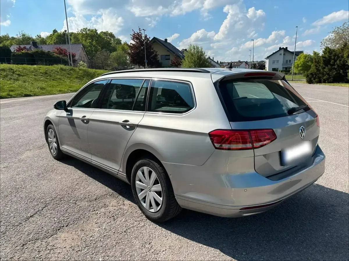 Gebraucht VW Passat 150 PS (110 kW) 2017 Grau Kombi