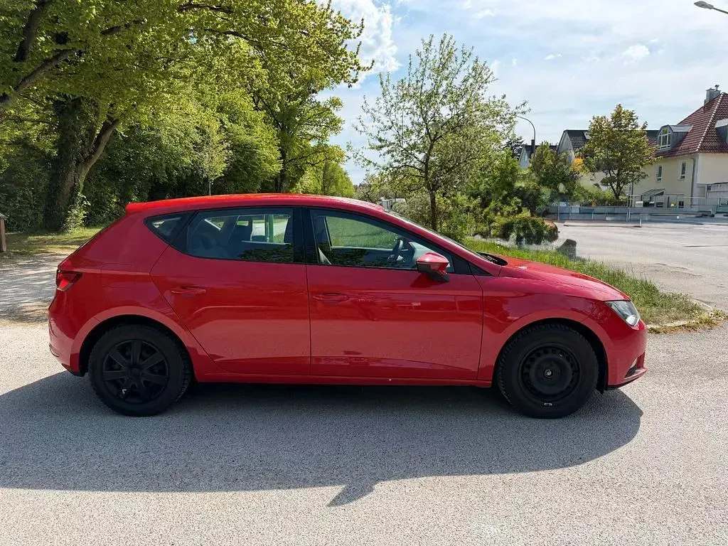 Gebraucht Seat Leon Reference 110 PS (80 kW) 2015 Rot Limousine
