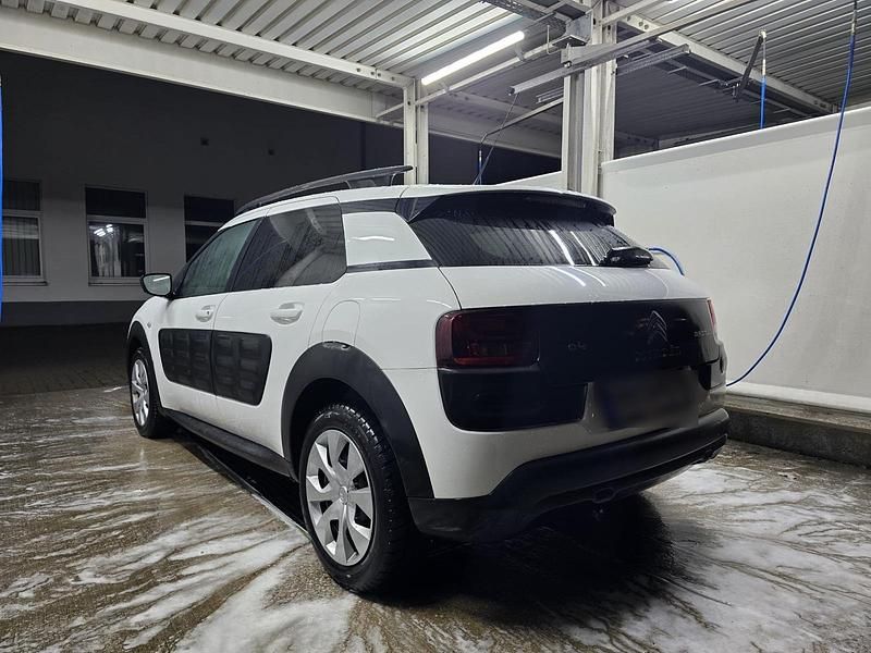 Gebraucht Citroën C4 82 PS (60 kW) 2015 Weiß Limousine