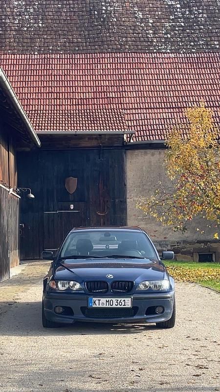 Blau Gebraucht 2003 BMW 325 M Sport Limousine | 2.500 € (Superpreis) - Bild 1/4