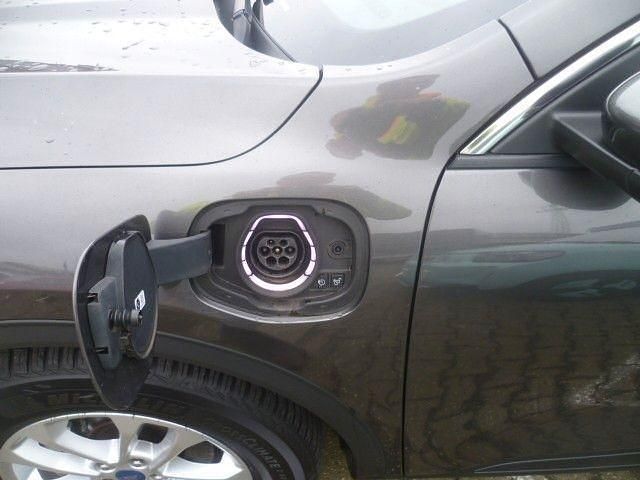 Gebraucht Ford Kuga Titanium 152 PS (111 kW) 2021 Grau SUV