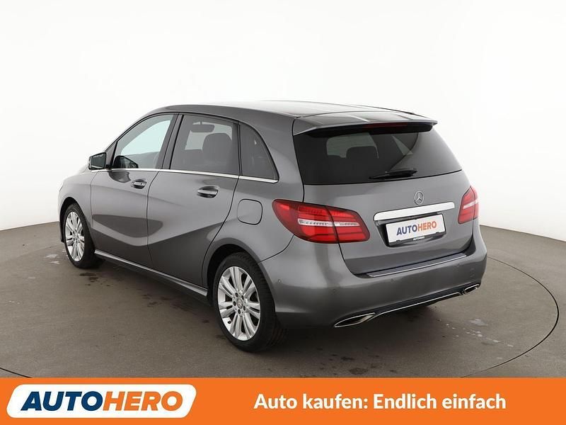 Gebraucht Mercedes B200 Urban 136 PS (100 kW) 2016 Grau Van / Kleinbus