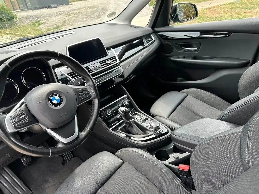Gebraucht BMW 218 Active Tourer Sport Line 140 PS (102 kW) 2019 Grau Van / Kleinbus