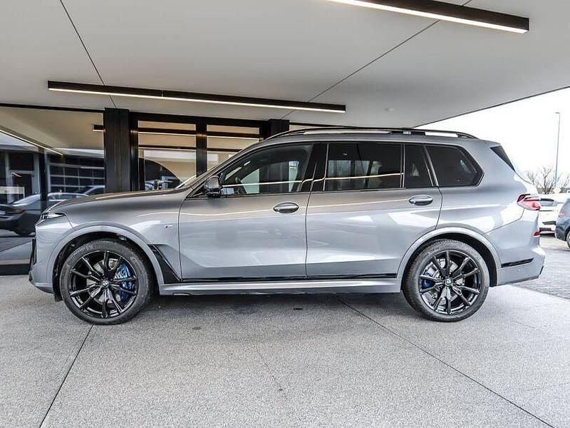 Gebraucht BMW X7 M Sport 352 PS (258 kW) 2025 Grau SUV