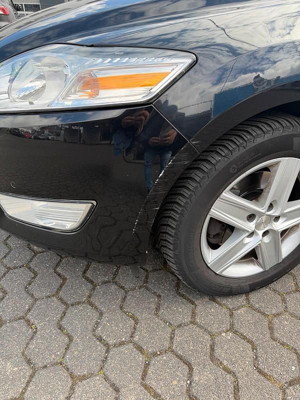 Gebraucht Ford Mondeo 140 PS (102 kW) 2010 Schwarz Kombi