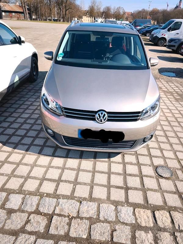 Gebraucht VW Touran 140 PS (102 kW) 2015 Gelb Van / Kleinbus