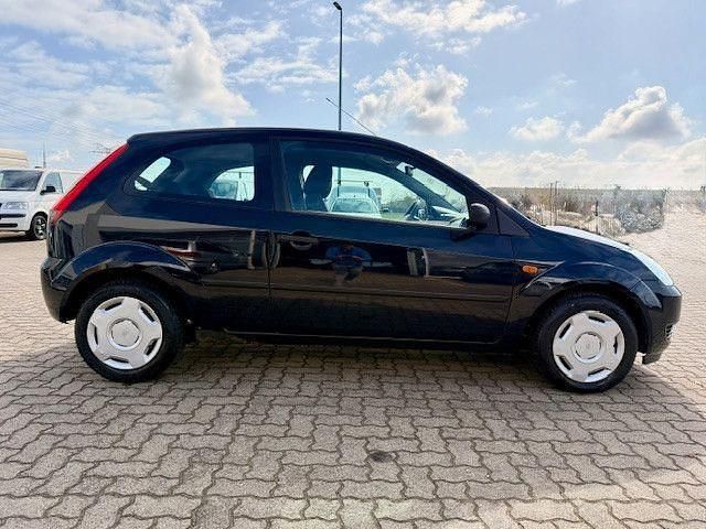 Gebraucht Ford Fiesta 60 PS (44 kW) 2005 Blau Kleinwagen