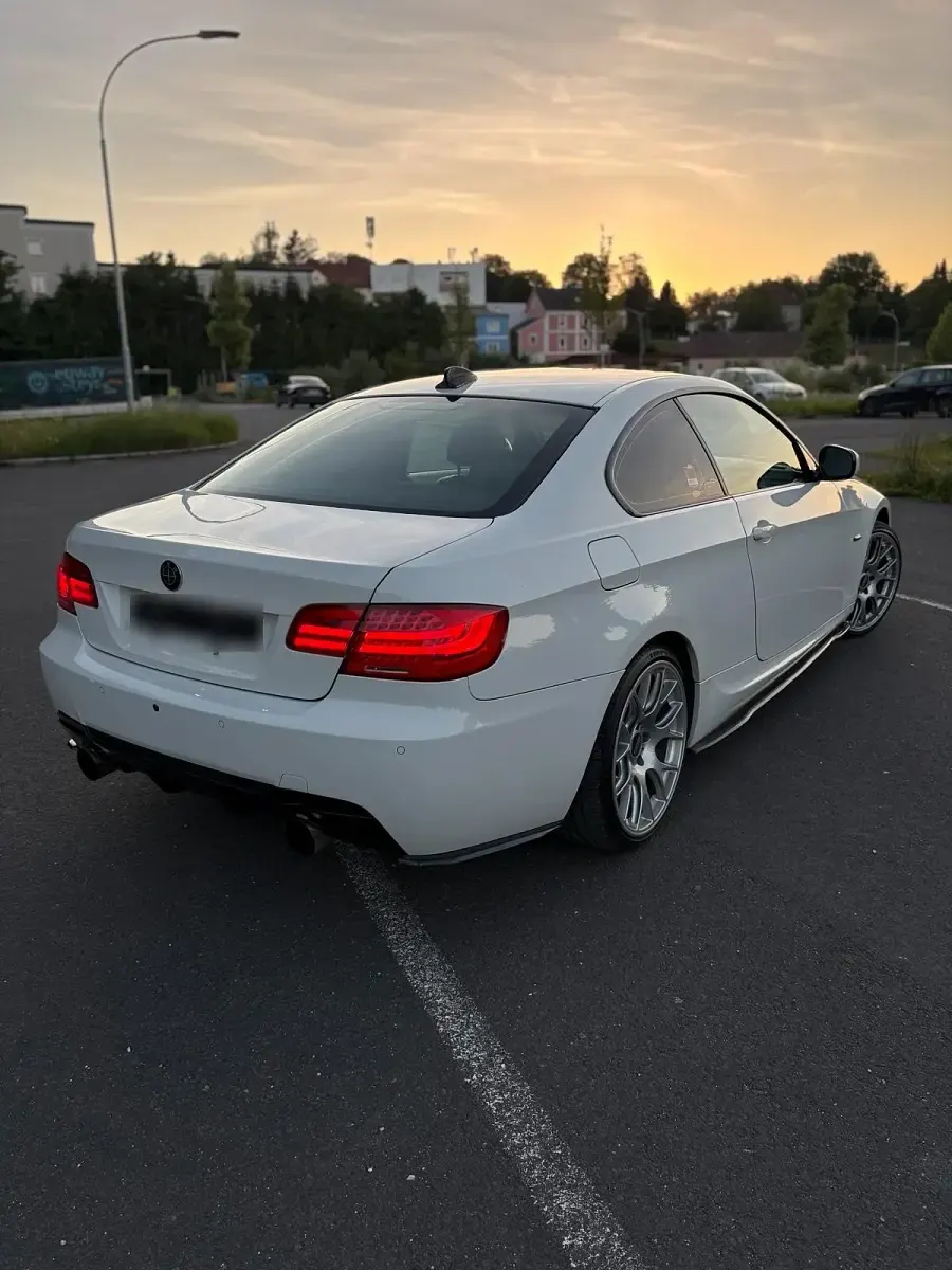 Gebraucht BMW 330 M Sport 245 PS (180 kW) 2010 Weiß Coupé
