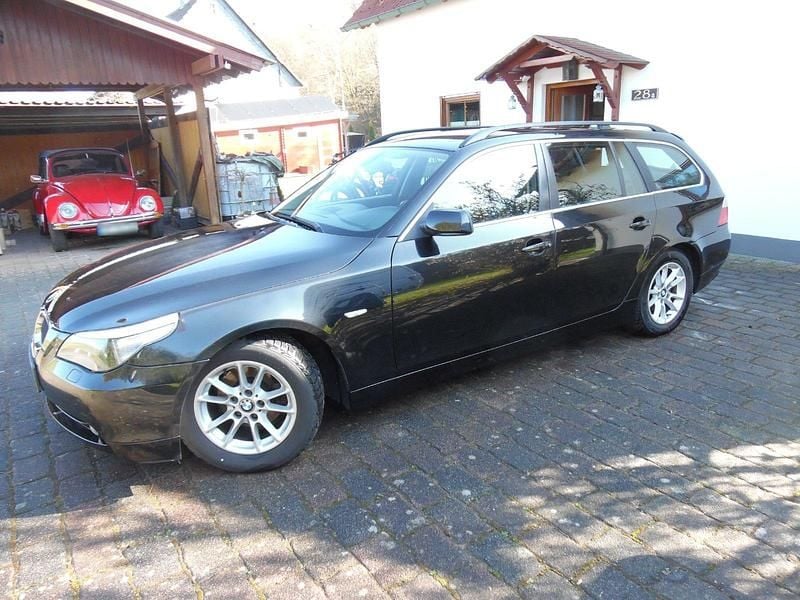 Gebraucht BMW 525 192 PS (141 kW) 2004 Schwarz Kombi
