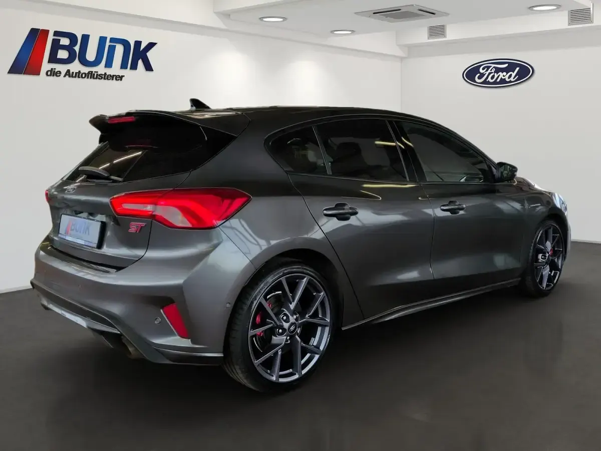 Gebraucht Ford Focus ST 280 PS (205 kW) 2022 Magneticgrau met Limousine
