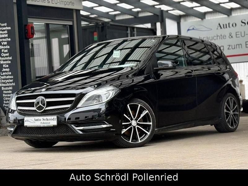 Schwarz Gebraucht 2015 Mercedes B220 Sport Van / Kleinbus | 14.980 € (Fairer Preis) - Bild 1/4