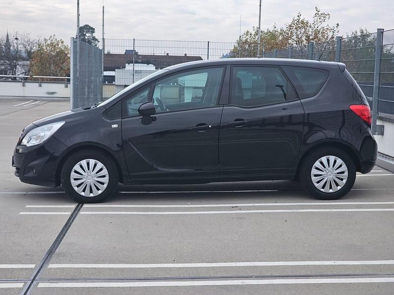 Gebraucht Opel Meriva Design Edition 101 PS (74 kW) 2011 Schwarz Van / Kleinbus