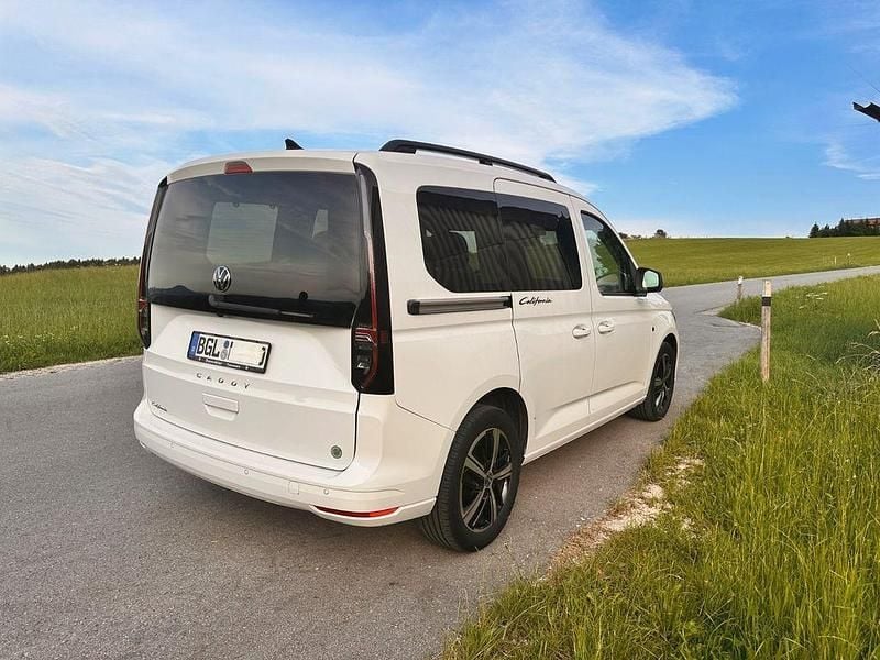 Weiß Gebraucht 2023 VW Caddy California Van / Kleinbus | 29.999 € (Guter Preis) - Bild 1/4