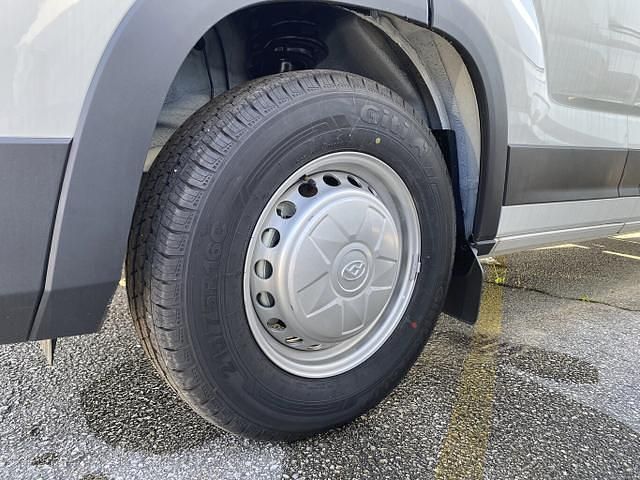 Neu Maxus V90 147 PS (108 kW) 2025 Weiß weiß Van