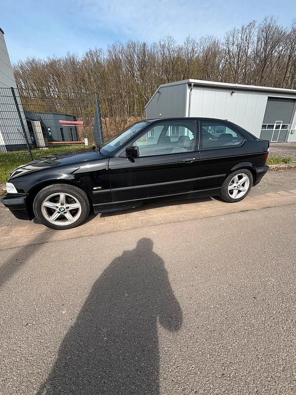 Gebraucht BMW 316 Compact 105 PS (77 kW) 1999 Schwarz Kleinwagen