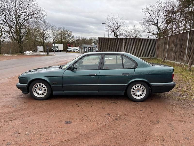 Gebraucht BMW 520 Executive 150 PS (110 kW) 1995 Grün Limousine