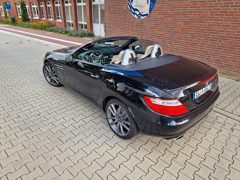 Schwarz Gebraucht 2014 Mercedes SLK250 Cabrio | 18.200 € (Teuer) - Bild 1/4