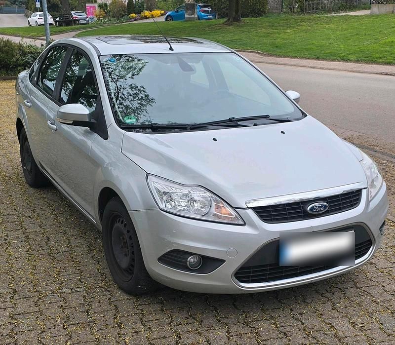 Gebraucht Ford Focus Ghia 145 PS (106 kW) 2008 Silber Limousine